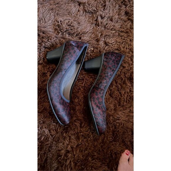 VIONIC BY ORTHAHEEL CARRER MABREY WINE LEOPARD PRINT SIZE 9.5 - Picture 3 of 10